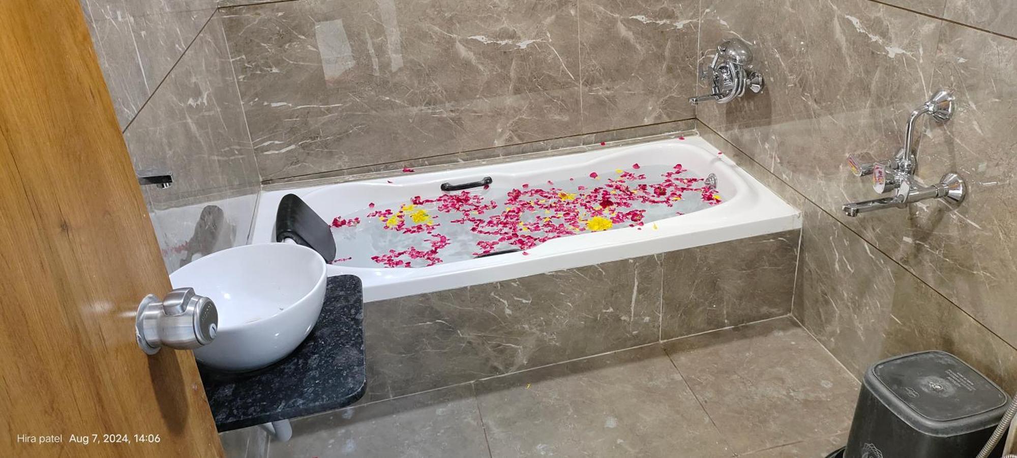 Hotel Avenue Sky Ahmedabad Luaran gambar