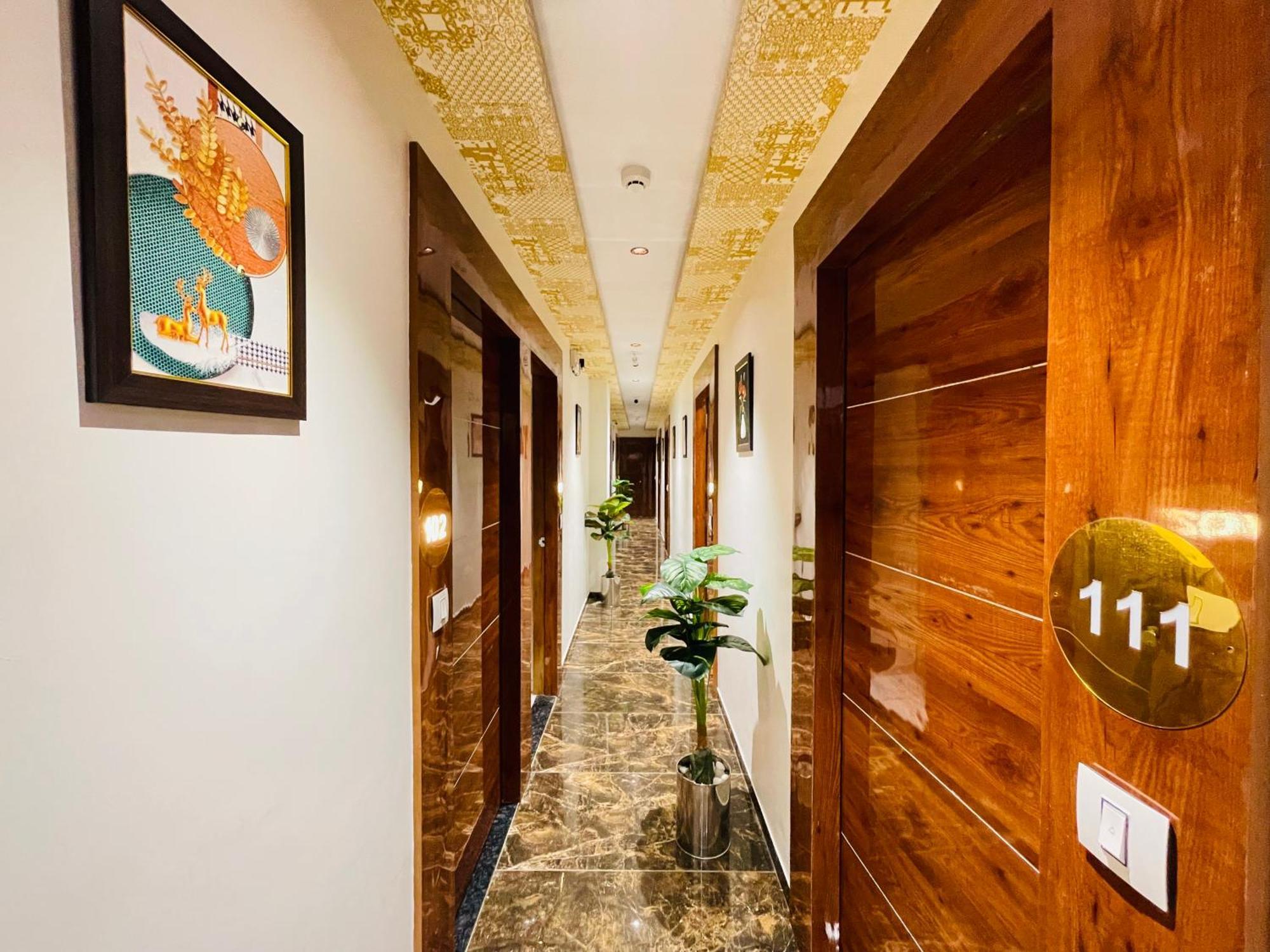 Hotel Avenue Sky Ahmedabad Luaran gambar