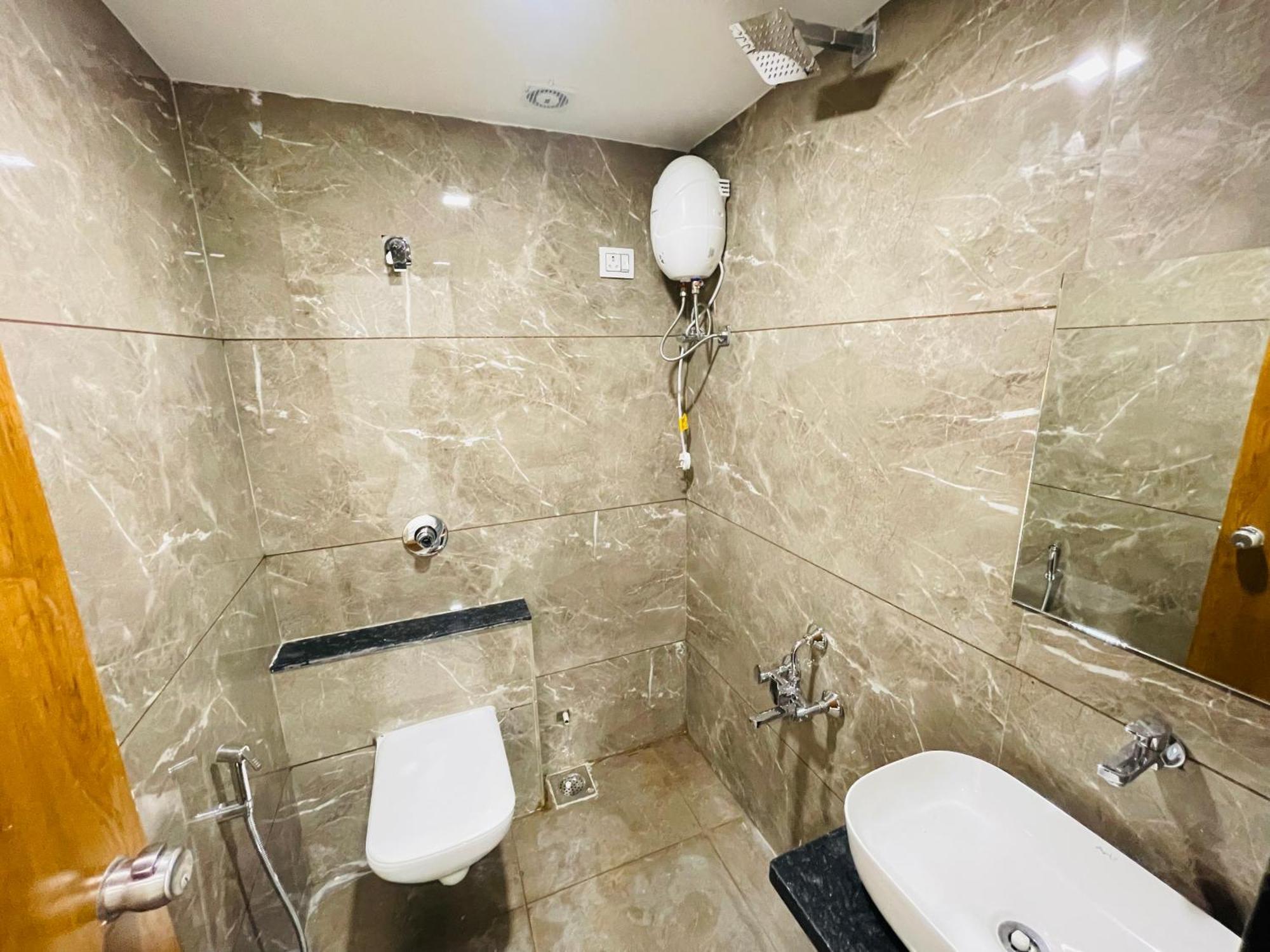 Hotel Avenue Sky Ahmedabad Luaran gambar